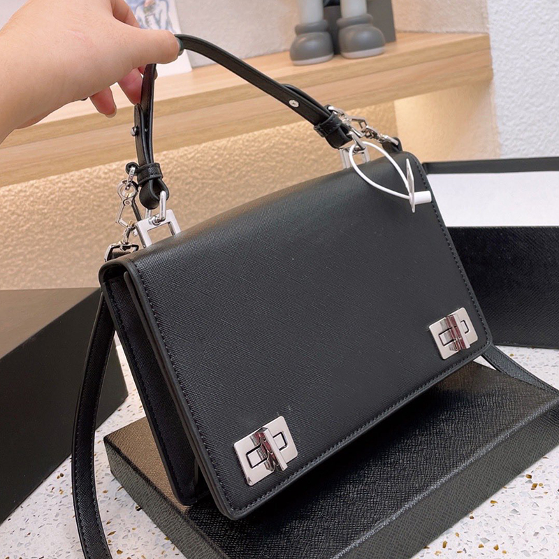 Designer Women PP Saffiano Shoulder Bag Italy Milano Brand Cowhide Leather Crossbody Handbags Lady Double Lock Tote Messenger Handbag Luxurys Designers Bags, Red
Designer Women PP Saffiano Shoulder Bag Italy Milano Brand Cowhide Leather Crossbody Handbags Lady Double Lock Tote Messenger Handbag Luxurys Designers Bags, Red