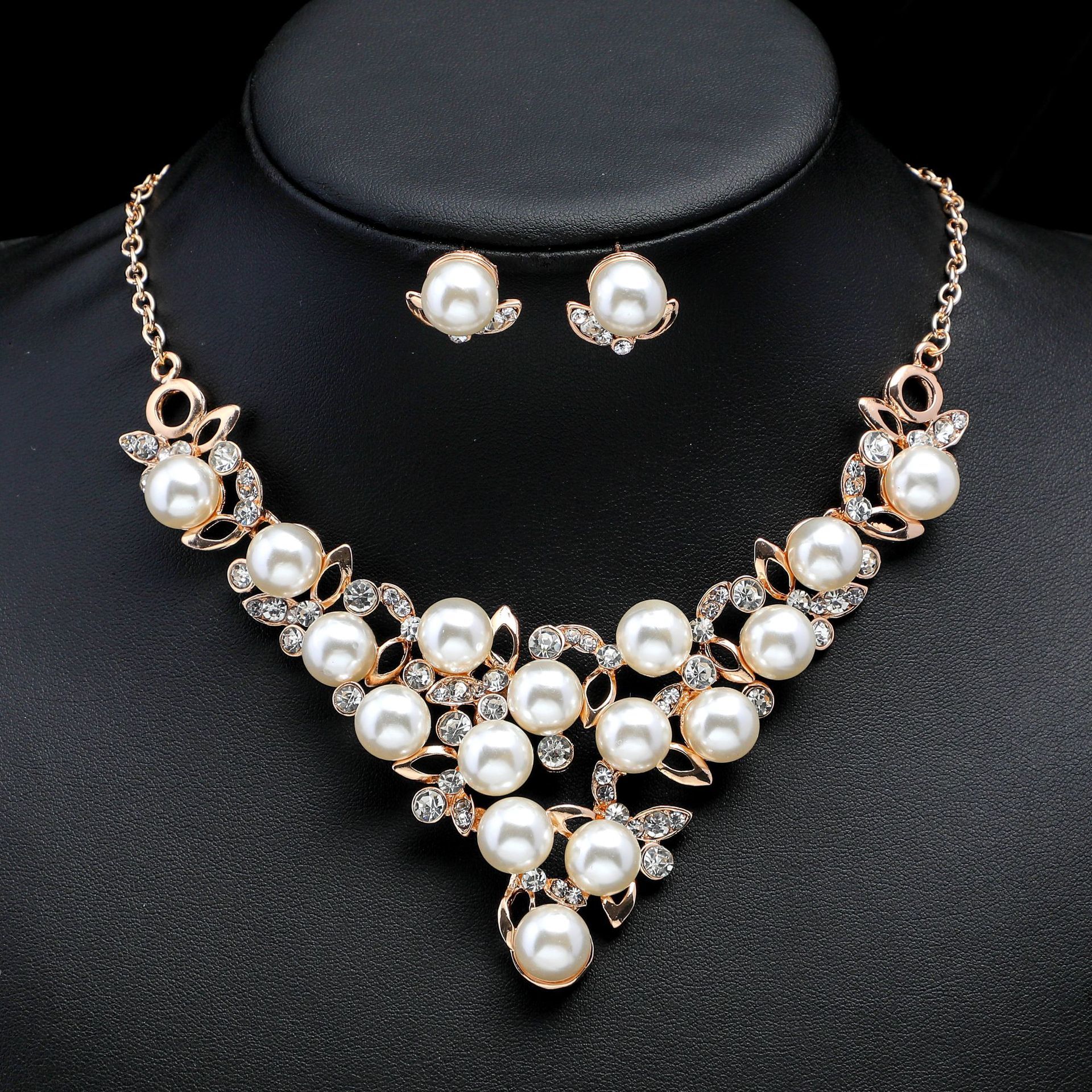 Necklace Earring Set Female Couple Valentine's Day Gift to Girlfriend Pearl Necklace Light Clavicle Chain
Necklace Earring Set Female Couple Valentine's Day Gift to Girlfriend Pearl Necklace Light Clavicle Chain