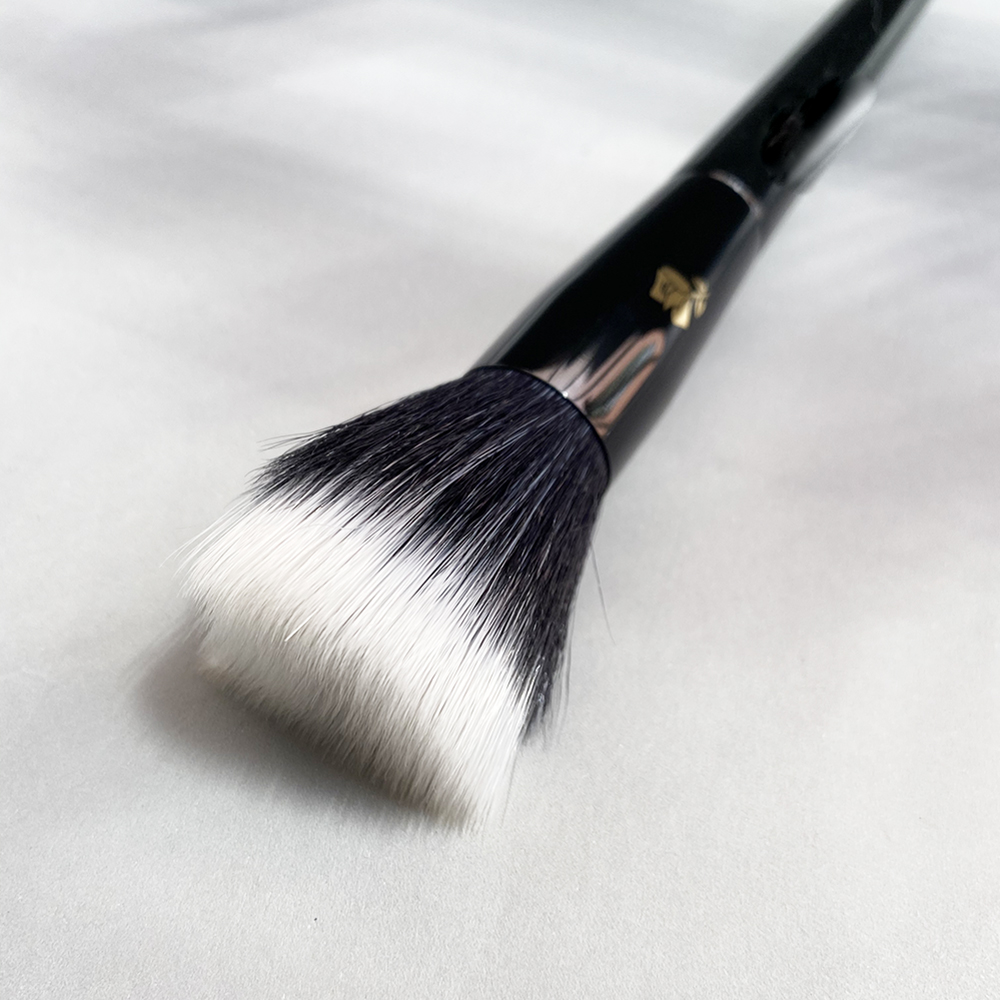 LC Makeup Brushes Highlighting / Illuminateur #3 Foundation #2 Cheek&Contour #25 High Quality Beauty Cosmetics 3Pc Brush Set Kit