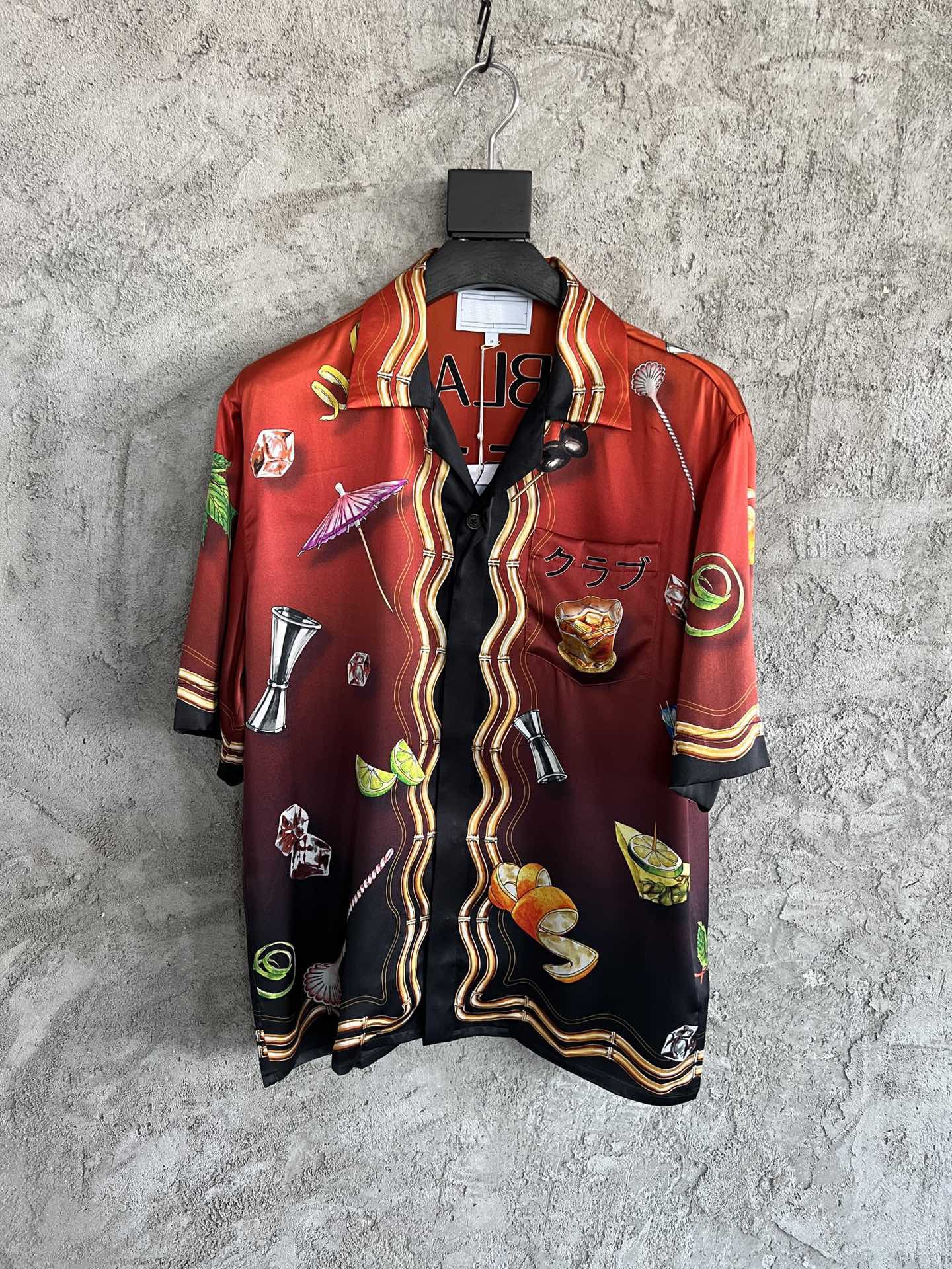 2022 Summer the latest designer casual shirt ~ US size high-quality silk material beautiful print design mens luxury short-sleeved shirt, Multi
2022 Summer the latest designer casual shirt ~ US size high-quality silk material beautiful print design mens luxury short-sleeved shirt, Multi