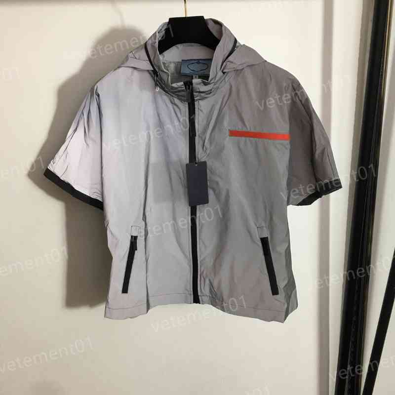 Luxury Womens Jackets Fashion Letter Red Label Strip Zipper Fluorescent Hooded Windbreaker Jacket With Detachable Hood Women Tops Designer Clothing
Luxury Womens Jackets Fashion Letter Red Label Strip Zipper Fluorescent Hooded Windbreaker Jacket With Detachable Hood Women Tops Designer Clothing