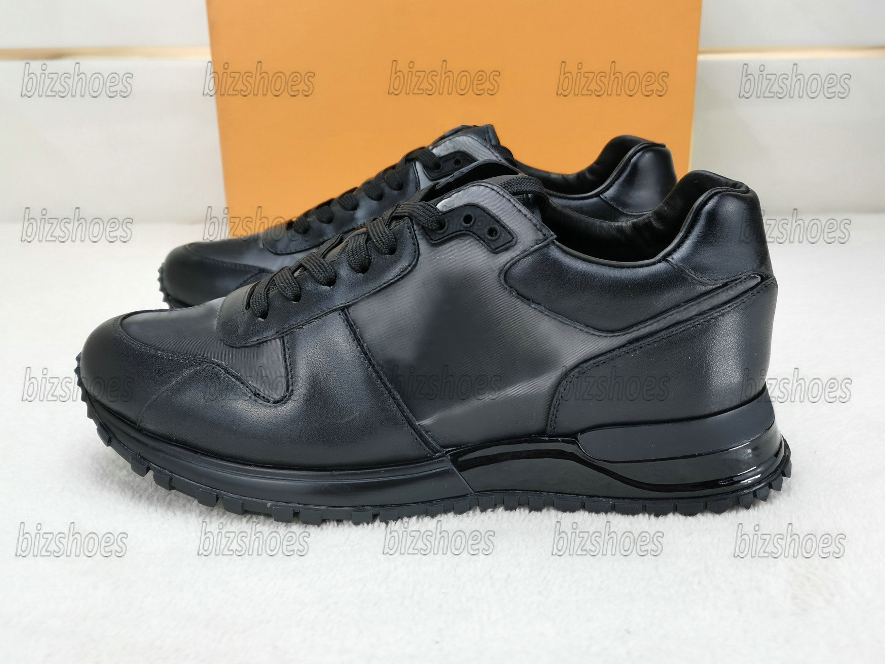 Mens Designer Trainer Shoes Calfskin Monograms Run Away Brown White Sneakers Luxurys Designers Shoe For Man Lace Up Rubber soles, #04
Mens Designer Trainer Shoes Calfskin Monograms Run Away Brown White Sneakers Luxurys Designers Shoe For Man Lace Up Rubber soles, #04