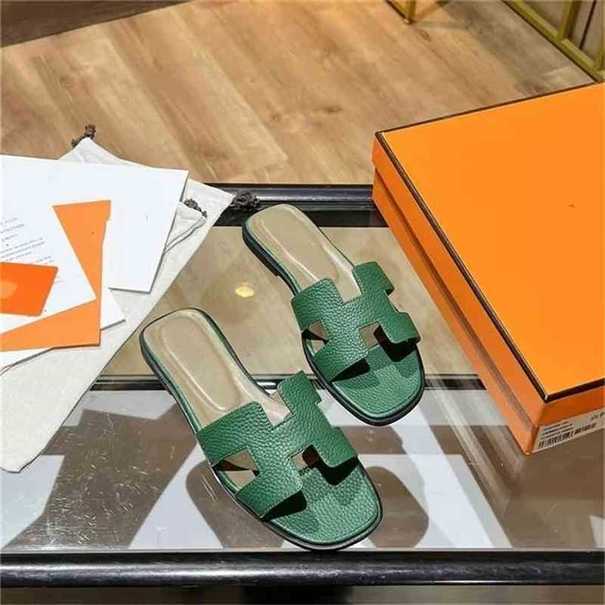 Herme Hdrag 68% Sliders designer net red slippers women wear sandals outside and summer fashionable travel beach shoes word42BE
Herme Hdrag 68% Sliders designer net red slippers women wear sandals outside and summer fashionable travel beach shoes word42BE
