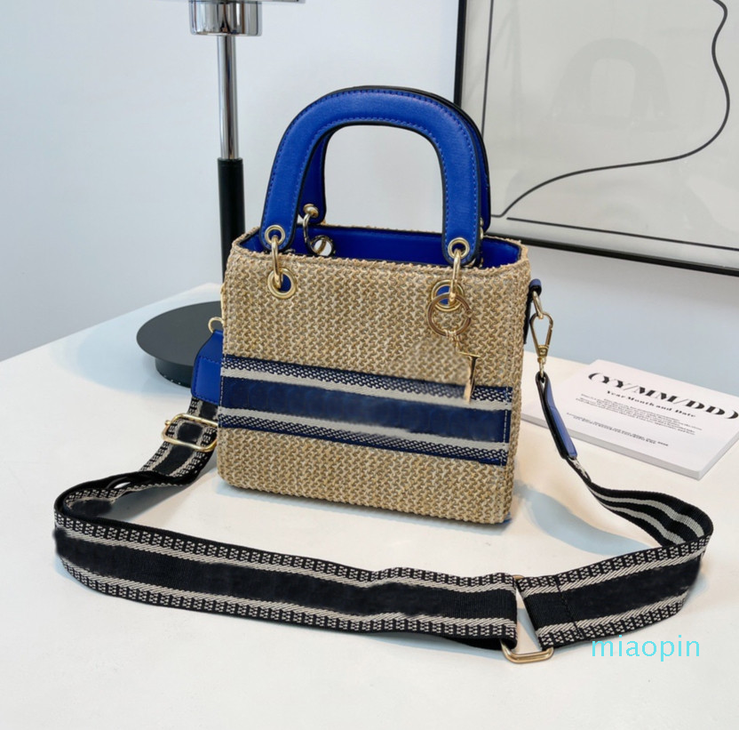 Travel Messenger Summer Beach Shoulder Bag Wicker Woven Female Totes Straw Bags Casual Rattan Women Handbags Large Capacity Lady Buckets Bag, Red
Travel Messenger Summer Beach Shoulder Bag Wicker Woven Female Totes Straw Bags Casual Rattan Women Handbags Large Capacity Lady Buckets Bag, Red