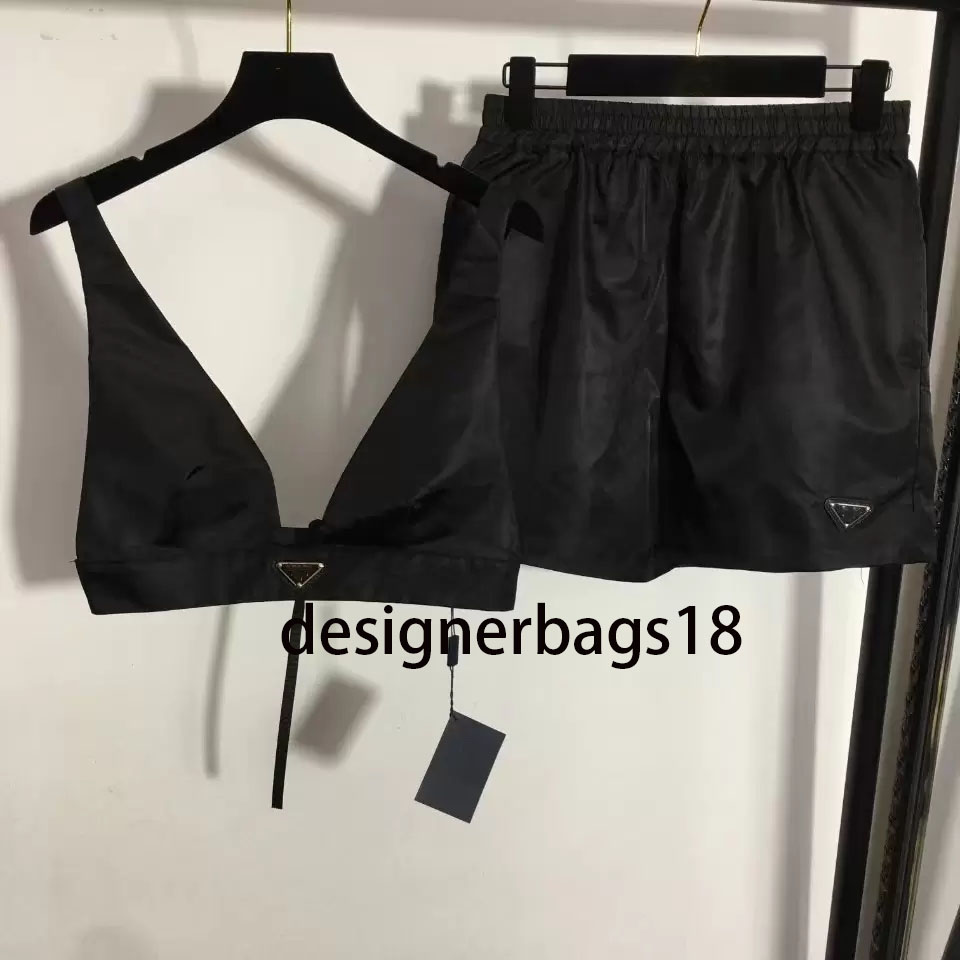 Women's Clothing Two Piece Dress Pants Set With Triangle Metal V Neck Vest Mini Short Set Streetwear Fashion Crop Top 22ss New Tracksuit, Pay for freight
Women's Clothing Two Piece Dress Pants Set With Triangle Metal V Neck Vest Mini Short Set Streetwear Fashion Crop Top 22ss New Tracksuit, Pay for freight
