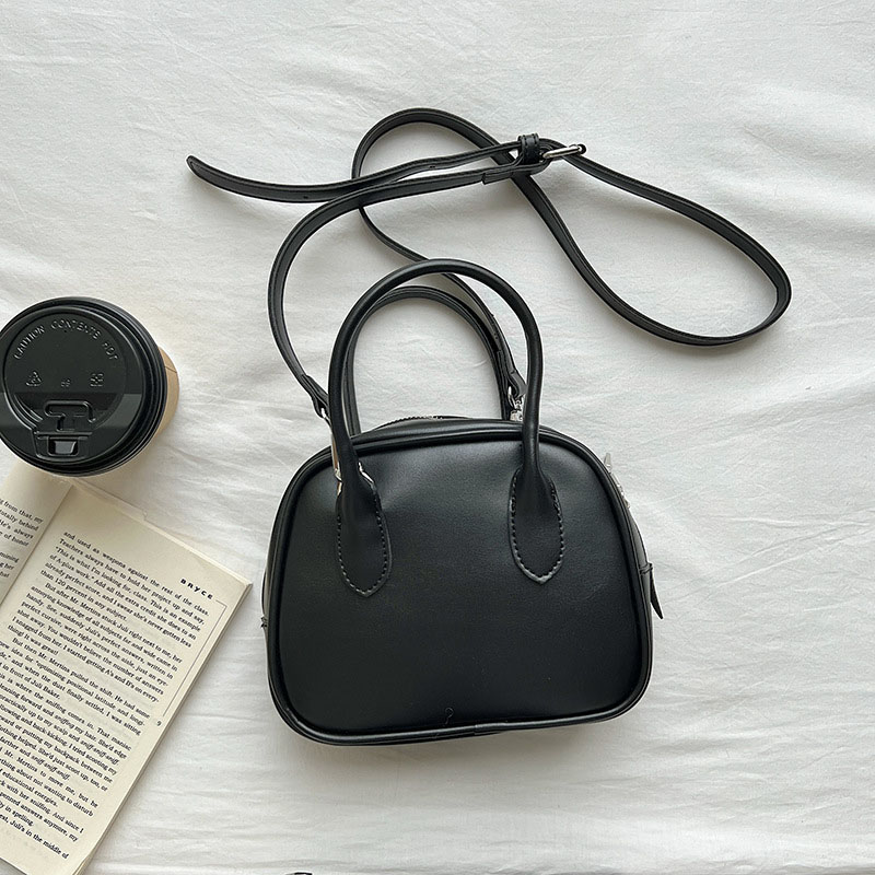Woman Designer Bag trend Shoulder Bags round Lady Luxury Handbags cute Women Fashion Handbag, Blue
Woman Designer Bag trend Shoulder Bags round Lady Luxury Handbags cute Women Fashion Handbag, Blue