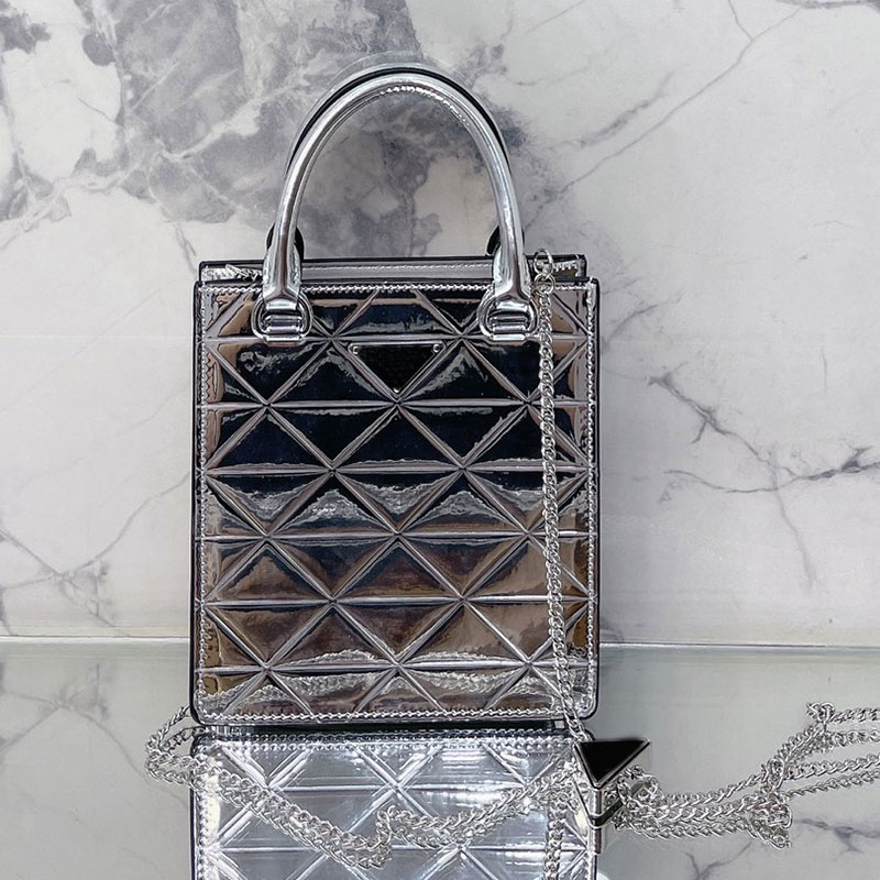 Full Drill Triangle Bag Mini Handbag Ladies Crossbody Bags Tote Handbags Chain Wallet Exquisite small Pocket Shimmer Diamante
Full Drill Triangle Bag Mini Handbag Ladies Crossbody Bags Tote Handbags Chain Wallet Exquisite small Pocket Shimmer Diamante