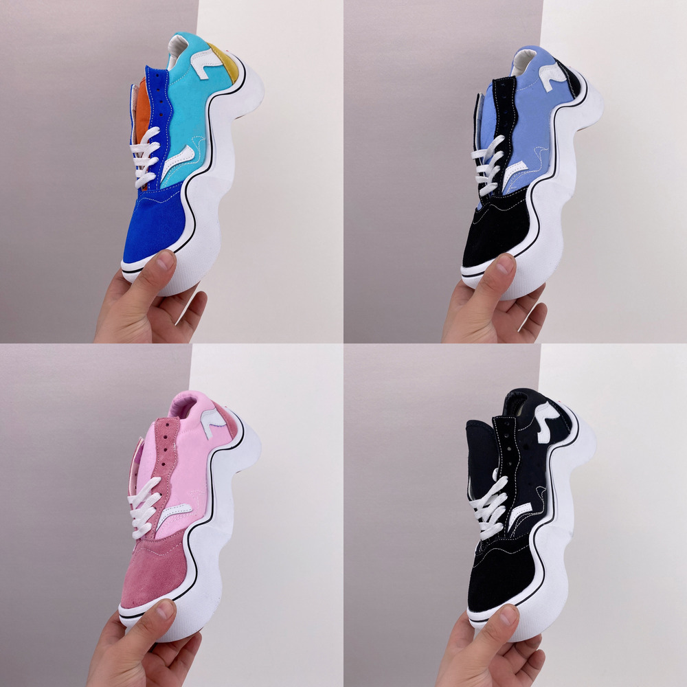 Men women designers Van casual shoes fashion Old Skool canvas skateboard shoes Black White Wavy Baby sports sneakers outdoor flat Sneakers Low size 36-45, 3216281
Men women designers Van casual shoes fashion Old Skool canvas skateboard shoes Black White Wavy Baby sports sneakers outdoor flat Sneakers Low size 36-45, 3216281