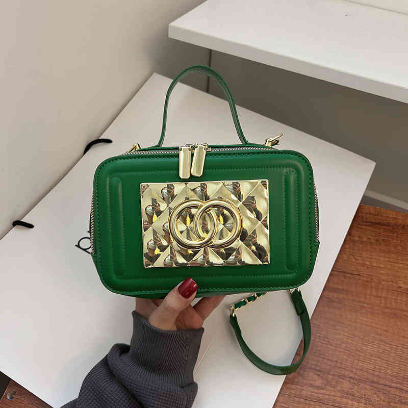 2022 new trendy Bag New Women's metal mirror chain single shoulder diagonal small fashion trend makeup bag, Red
2022 new trendy Bag New Women's metal mirror chain single shoulder diagonal small fashion trend makeup bag, Red