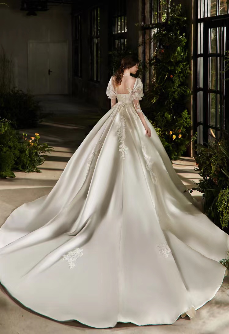 Romantic New A-Line Wedding Dresses Satin High-neck Lace Applique Shining Beaded Short Sleeves Lace up Backless Bridal Gowns Dresses with Sweep Train 