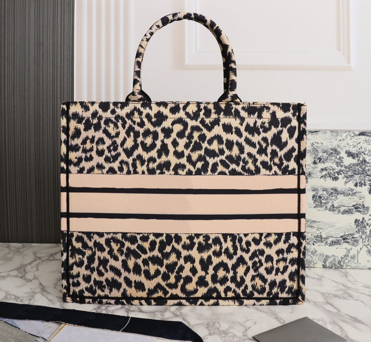 Fashion 2022 Top Quality Designer Totes Woman Bag Canvas Screen Print Luxury 36cm Black Letter Handbags Design Shoulder Bags lady Cowboy Shopping Bag, 10
Fashion 2022 Top Quality Designer Totes Woman Bag Canvas Screen Print Luxury 36cm Black Letter Handbags Design Shoulder Bags lady Cowboy Shopping Bag, 10