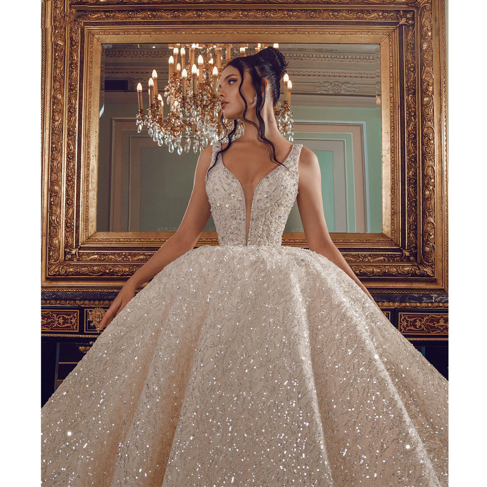 Sparkg Princess Ball Wedding Dresses Sleeveless Sexy V Neck Sequins Appliques Lace Ruffles or Length Bridal Gown Vintage Plus Size robes de soiree