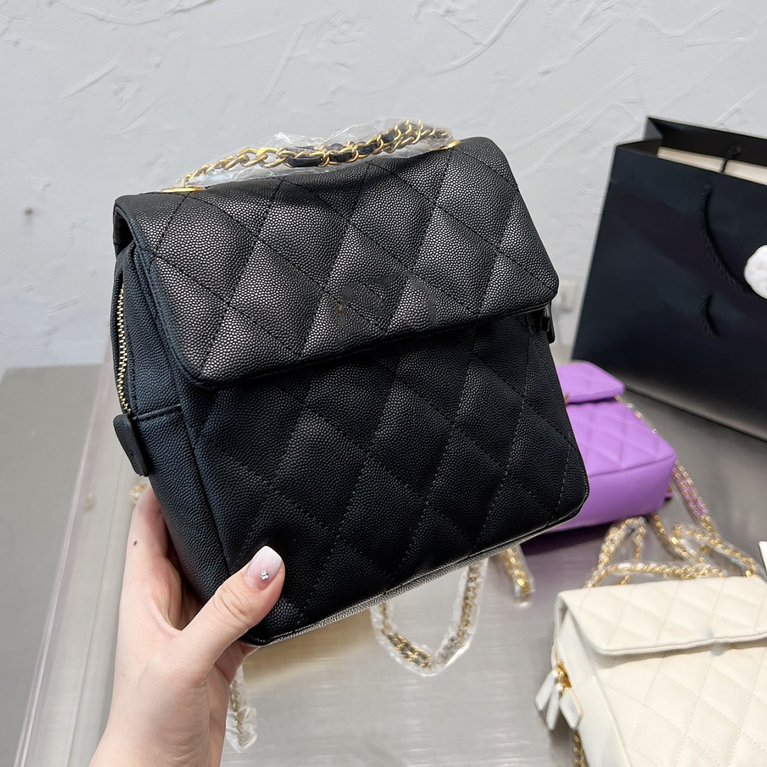 Classic Women Mini Backpack Bags Top Quality Genuine Leather Caviar Handbags Diamond Quilting Flap Shoulder Bag Golden Metal Totes Luxury Designer Chains Bags 18CM, Black
Classic Women Mini Backpack Bags Top Quality Genuine Leather Caviar Handbags Diamond Quilting Flap Shoulder Bag Golden Metal Totes Luxury Designer Chains Bags 18CM, Black