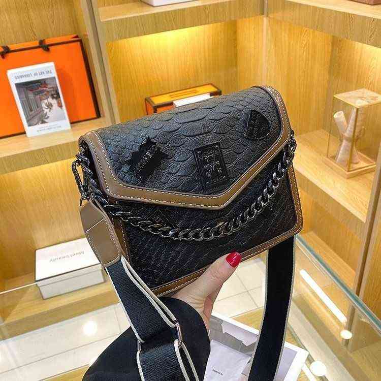 Handbag High bag for women 2022 new rhombic chain sling shoulder messenger bag popular color matching, White 
Handbag High bag for women 2022 new rhombic chain sling shoulder messenger bag popular color matching, White