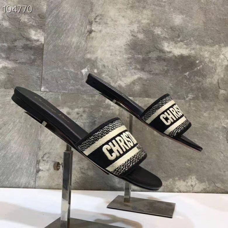 High Quality Sandals Women 2022 Dway Slide Girl Home Luxurys Designer Fashion Causal Non-slip summer Pool Sandal Beach Woman Slippers
High Quality Sandals Women 2022 Dway Slide Girl Home Luxurys Designer Fashion Causal Non-slip summer Pool Sandal Beach Woman Slippers