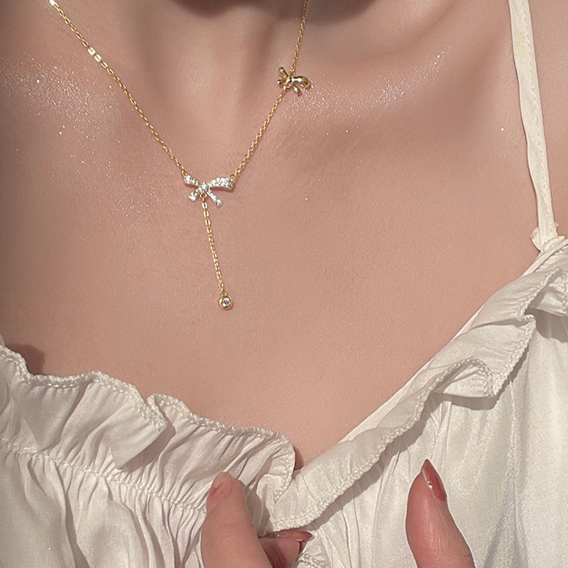 Super Fairy High-grade Sense Diamond Inlaid Bow Pendant Light Luxury Necklace Female 925 Sterling Silver Clavicle
Super Fairy High-grade Sense Diamond Inlaid Bow Pendant Light Luxury Necklace Female 925 Sterling Silver Clavicle