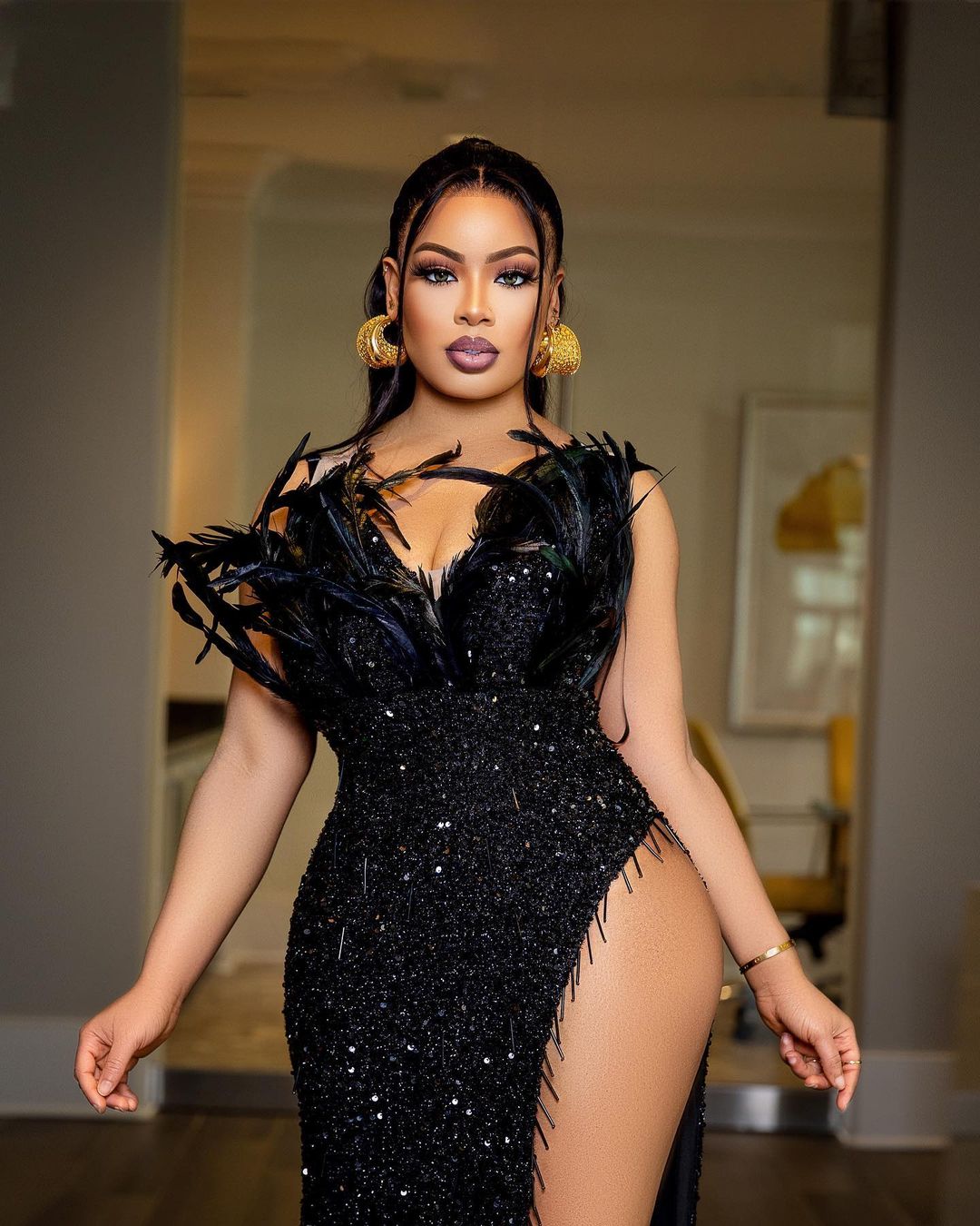 2022 Plus Size Arabic Aso Ebi Black Sheath Stylish Prom Dresses Feather Beaded Evening Formal Party Second Reception Birthday Engagement Gowns Dress Z