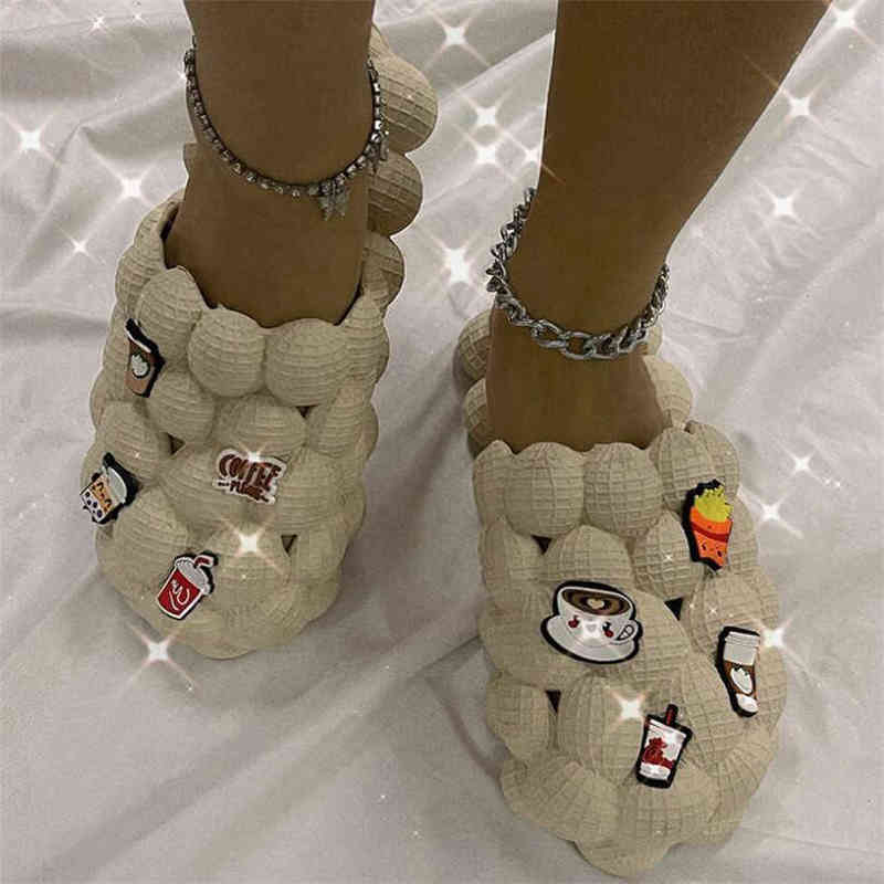 Bubble Slides High Quality Bubble Ball Slippers Summer Girl Rhinestone Pendants Designer Sandals Adult Creative Flat Home Slides G220518, 13
Bubble Slides High Quality Bubble Ball Slippers Summer Girl Rhinestone Pendants Designer Sandals Adult Creative Flat Home Slides G220518, 13