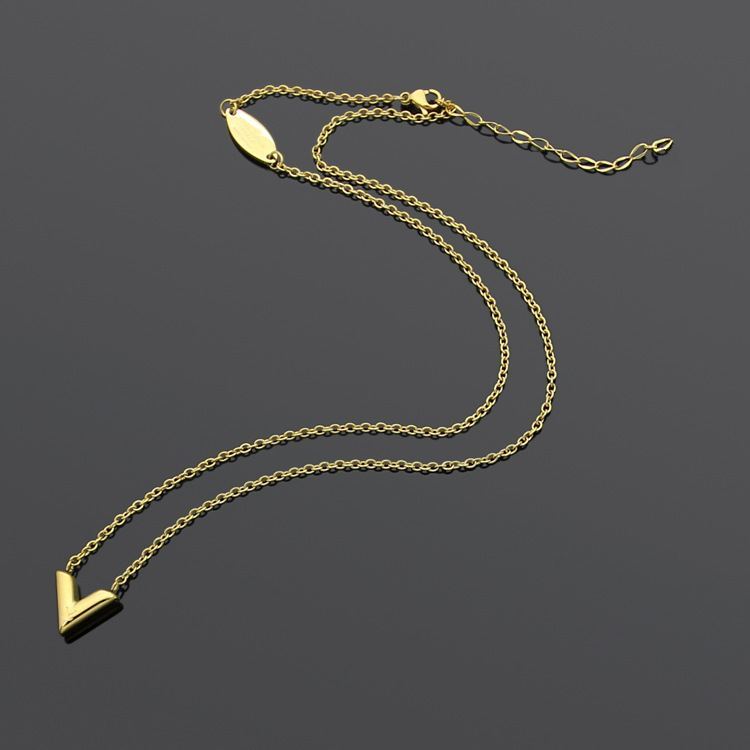 High Quality Women Designer Earrings Necklace Simple V Bracelet Titanium Steel Luxury Heart Love Pendant Fashion Jewelry
