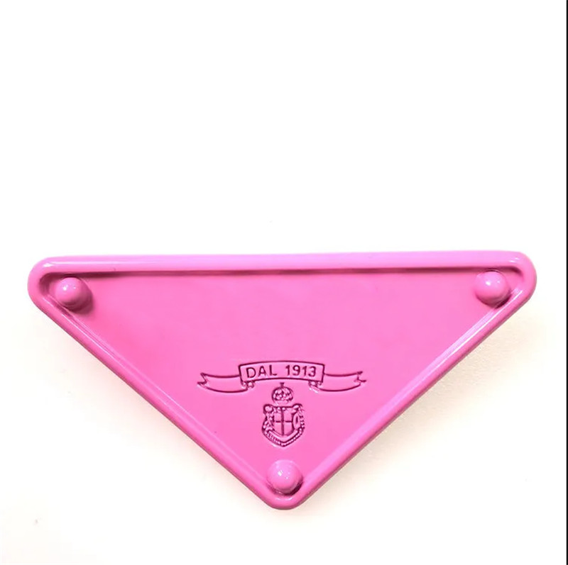 Fashion Designer Jewelry Triangle Brooches Men Women Clothes Accessories Mens Suits Pins Womens Luxury Brand Brooch Wedding Wear Badge Pin