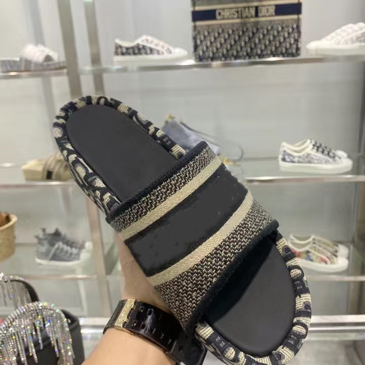 Womens paris Oblique slippers Embroidered Brocade Girls Beach Flip Flops Embroidery luxury loafers mules designer woman Sandals Slides Slippers 35-42 ll8
Womens paris Oblique slippers Embroidered Brocade Girls Beach Flip Flops Embroidery luxury loafers mules designer woman Sandals Slides Slippers 35-42 ll8