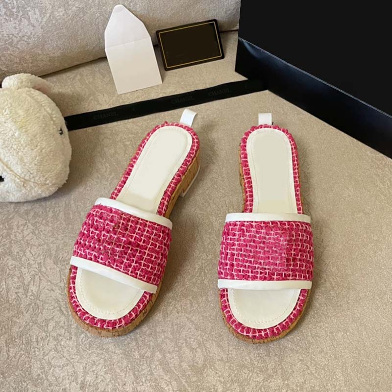Embroidered Leather Slides: Coarse Insole, Thick Platform - Stylish Sandals for Women, 21
Embroidered Leather Slides: Coarse Insole, Thick Platform - Stylish Sandals for Women, 21