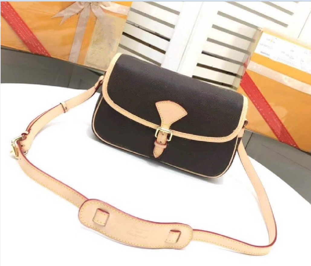 Womens Genuine leather Shoulder Bags Fashion Leather totes Designers Handbags Bag Purse Flower Ladies Casual Tote Female HandBag, White embossed
Womens Genuine leather Shoulder Bags Fashion Leather totes Designers Handbags Bag Purse Flower Ladies Casual Tote Female HandBag, White embossed