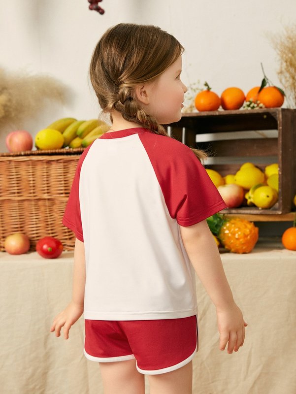 Toddler Girls Raglan Sleeve Cherry and Letter Print Top & Dolphin Shorts Set SHE