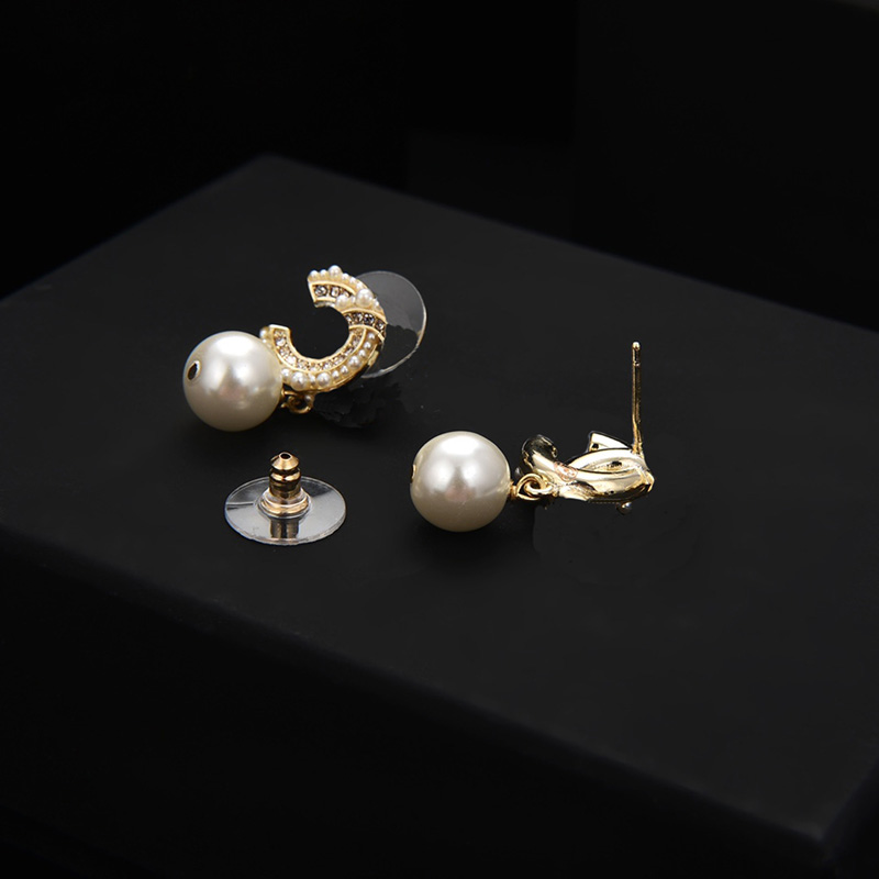 Women Pearl Earring Designer JewelryFor Womens Pendant Earrings Luxurys Fashion Hoops Love Earing Gold Studs Letter C Double Gift Box
Women Pearl Earring Designer JewelryFor Womens Pendant Earrings Luxurys Fashion Hoops Love Earing Gold Studs Letter C Double Gift Box