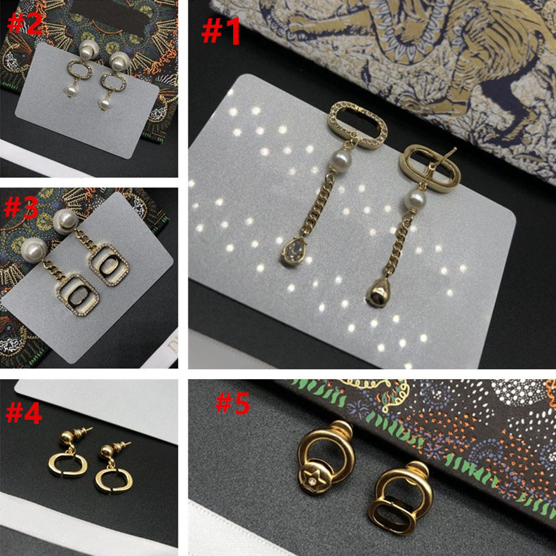 Retail And Wholesale Women Designer Earrings Girls Ladies Fashion Famous Letter Pearl Luxury Couples Individuality Earring Suit Pin Jewelry Accessories
Retail And Wholesale Women Designer Earrings Girls Ladies Fashion Famous Letter Pearl Luxury Couples Individuality Earring Suit Pin Jewelry Accessories