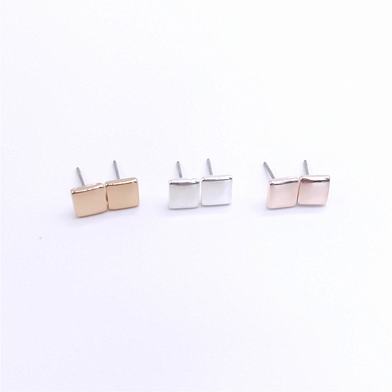 New Classic Square earrings studs wholesale Smooth surface design flat ear studs Simple style for men and women
New Classic Square earrings studs wholesale Smooth surface design flat ear studs Simple style for men and women