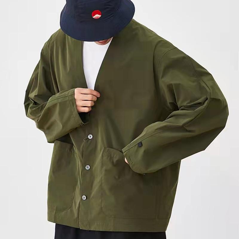 Men' Jackets Japanese Retro Multi Pocket Loose Waterproof Cardigan Coat Taoist Robe Long Sleeve Oversized Military Green Jacket Amekaji Sty
Men' Jackets Japanese Retro Multi Pocket Loose Waterproof Cardigan Coat Taoist Robe Long Sleeve Oversized Military Green Jacket Amekaji Sty