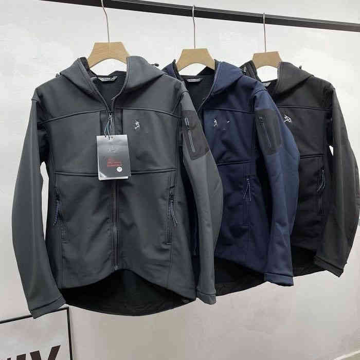High quality arc 22 autumn and winter new soft shell jacket teryx outdoor warm windproof waterproof belt velvet full pressure rubber hooded sweater jackets men, Black
High quality arc 22 autumn and winter new soft shell jacket teryx outdoor warm windproof waterproof belt velvet full pressure rubber hooded sweater jackets men, Black