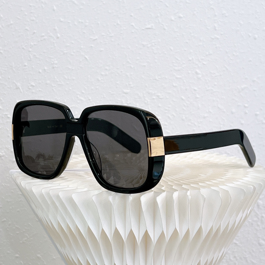 Sunglasses For Men and Women 0318 Summer style Anti-Ultraviolet Retro Plate Rectangle Full Frame Random Box
Sunglasses For Men and Women 0318 Summer style Anti-Ultraviolet Retro Plate Rectangle Full Frame Random Box