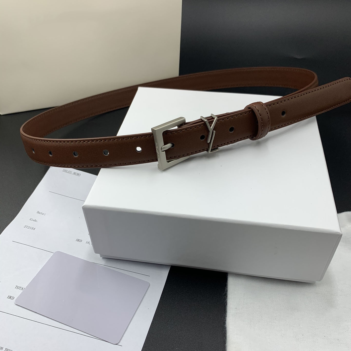 Luxurys designers belt Leather for women's Fashion belts high quality gold smooth buckle classic style women beautiful 8 colors good, As pics
Luxurys designers belt Leather for women's Fashion belts high quality gold smooth buckle classic style women beautiful 8 colors good, As pics