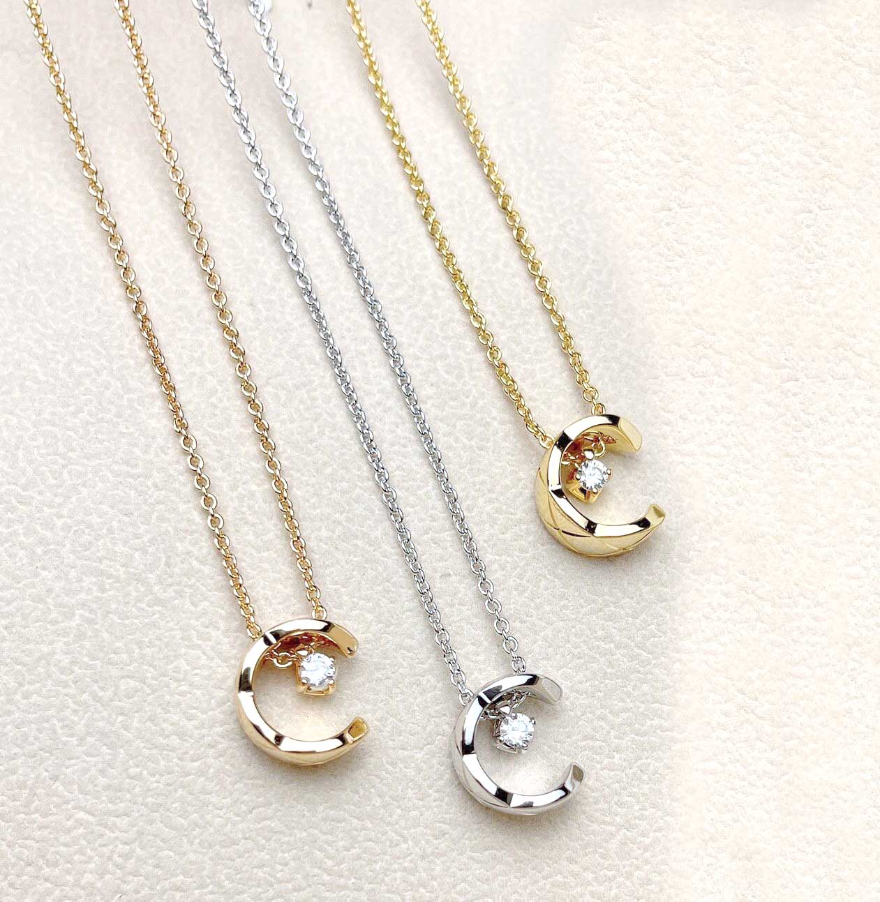 2022 Top quality V gold material Charm pendat necklace with one sparkly diamond in three colors plated for women engagement jewelry gift have box stamp PS7729
2022 Top quality V gold material Charm pendat necklace with one sparkly diamond in three colors plated for women engagement jewelry gift have box stamp PS7729