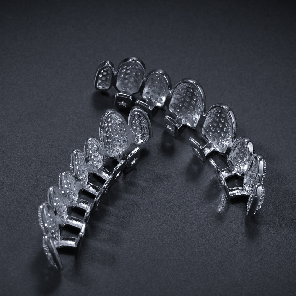 Gold Silver 8 Tooth Hip Hop Grillz Vampire Teeth Dental Grills Iced Out Micro Pave Cubic Zircon Top Bottom Brace Teeth Sets2024457