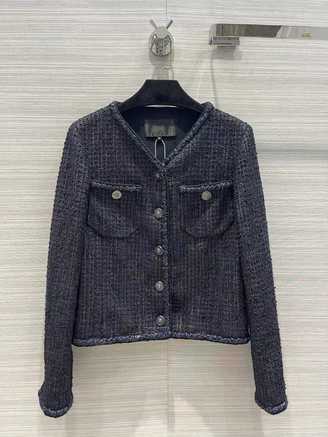 Milan Runway Jackets 2022 Spring V Neck Long Sleeve Panelled Designer Coats Brand Same Style Outerwear 0420-6, Picture color
Milan Runway Jackets 2022 Spring V Neck Long Sleeve Panelled Designer Coats Brand Same Style Outerwear 0420-6, Picture color