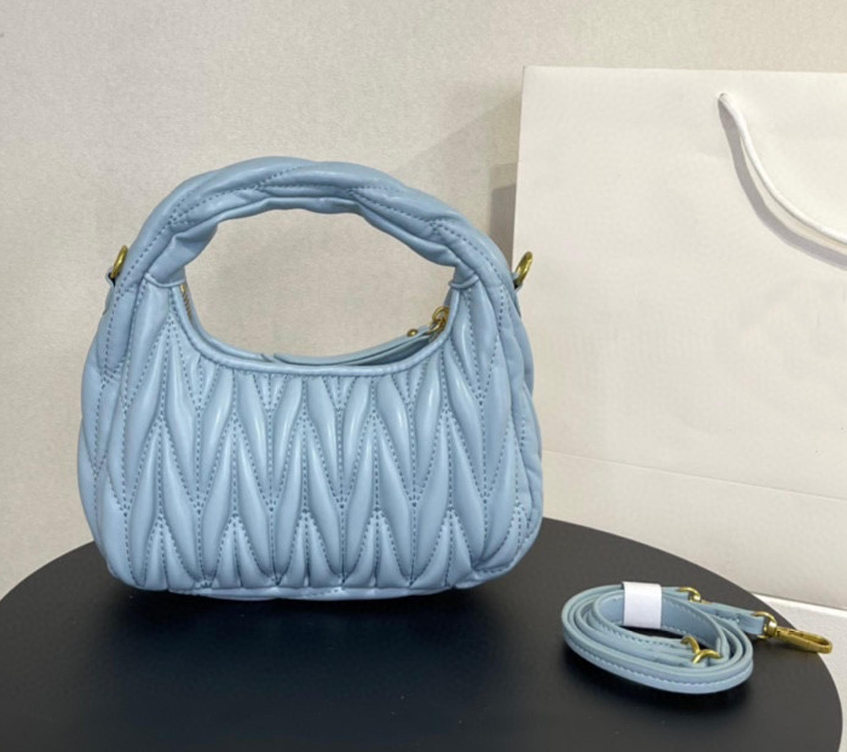 Women's bag Shoulder Iconic Designer Wander two miu Matelasse Nappa Hobo Gold Hardware Metal Lettering Hasp Baguette Front Cotton A5016 A1
Women's bag Shoulder Iconic Designer Wander two miu Matelasse Nappa Hobo Gold Hardware Metal Lettering Hasp Baguette Front Cotton A5016 A1