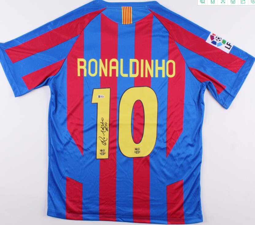 Ronaldinho retro Signed Autograph signatured Autographed auto signature jersey shirts, Gold
Ronaldinho retro Signed Autograph signatured Autographed auto signature jersey shirts, Gold