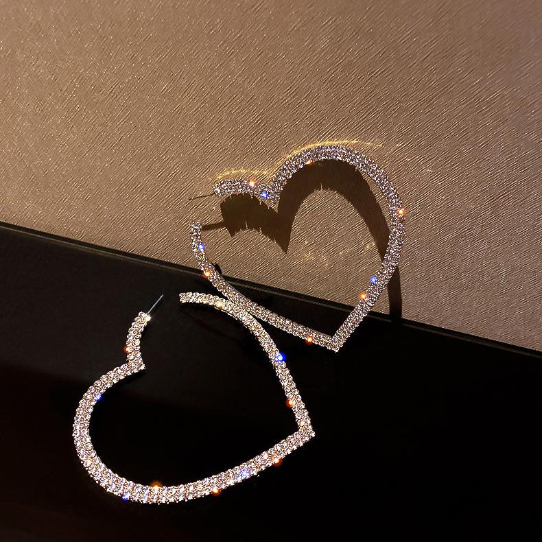 925 Silver Needle Exaggerated Full Diamond Love Earrings Fashion Temperament Simple Personality Net Red
925 Silver Needle Exaggerated Full Diamond Love Earrings Fashion Temperament Simple Personality Net Red