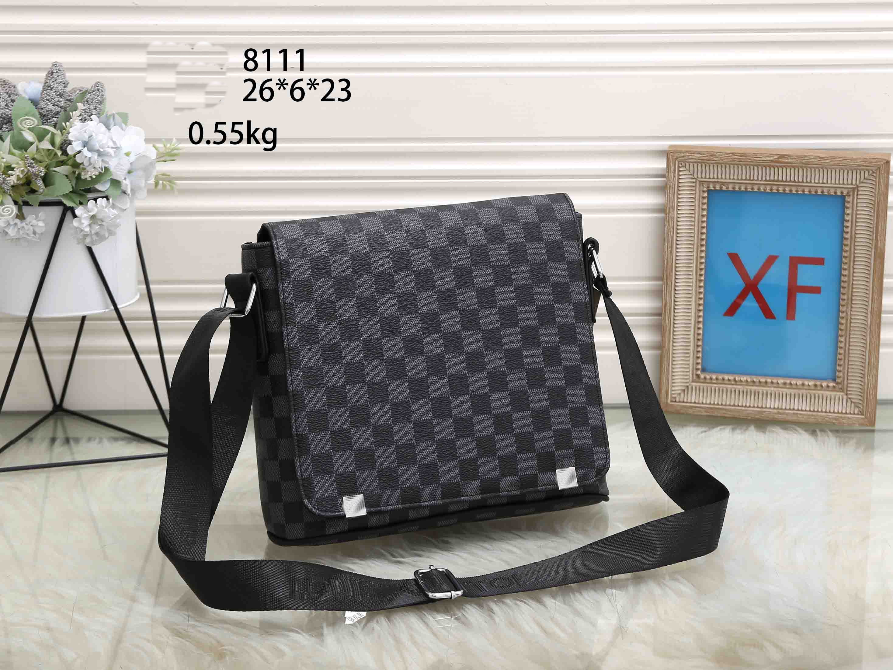 Luxurys Designer Men Messenger Bags Leather Shoulder Crossbody Bag Designers Snake tiger Handbag Male Briefcase girls boys Print bag, Withlogo
Luxurys Designer Men Messenger Bags Leather Shoulder Crossbody Bag Designers Snake tiger Handbag Male Briefcase girls boys Print bag, Withlogo