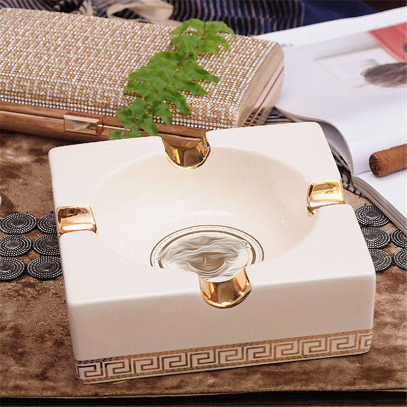 New Arrivals Luxurys Designers European Gold Ceramic Ashtray Home Table Accessories Deco Outdoor Smoke Ashtrays Boss Men Birthday Gift
New Arrivals Luxurys Designers European Gold Ceramic Ashtray Home Table Accessories Deco Outdoor Smoke Ashtrays Boss Men Birthday Gift