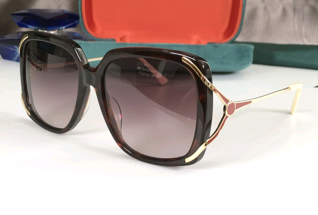 Square Ladies Sunglasses 0647 Gold Havana Brown Shaded Oversize Wrap Sunglasses Women UV Eyewear with Box
Square Ladies Sunglasses 0647 Gold Havana Brown Shaded Oversize Wrap Sunglasses Women UV Eyewear with Box