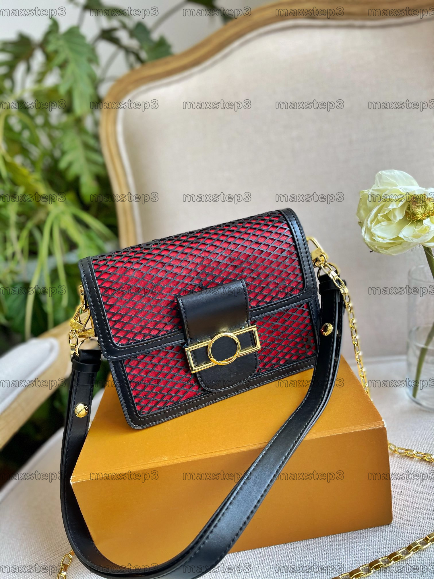 Dauphine Mini Hollow Out Shoulder Bag Adorably Compact Monograms Flowers Chain Bag Designer Red Black Luxurys Deisgners Tote Crossbody Flap Bags
Dauphine Mini Hollow Out Shoulder Bag Adorably Compact Monograms Flowers Chain Bag Designer Red Black Luxurys Deisgners Tote Crossbody Flap Bags