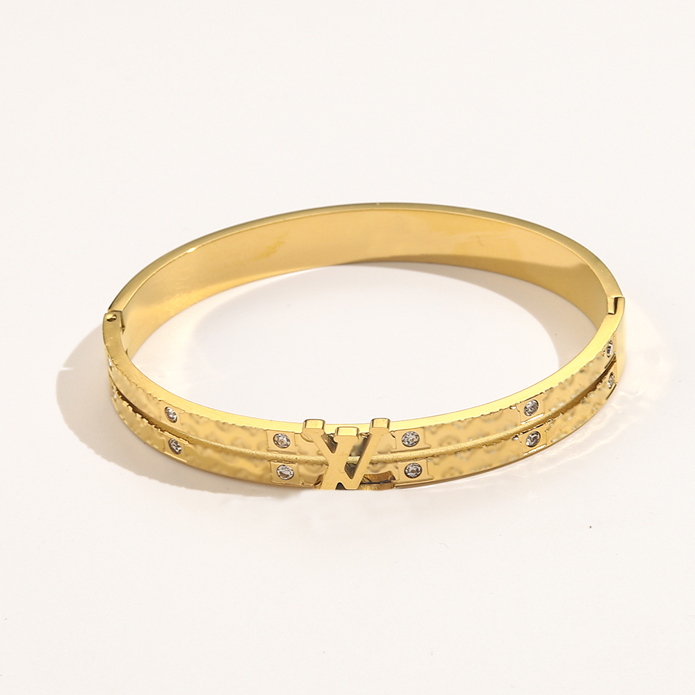 Europe America Fashion Style Bracelets Women Bangle Luxury Designer Jewelry Crystal 18K Gold Plated Stainless steel Lovers Gift Bangles Mens Bracelet ZG1430
Europe America Fashion Style Bracelets Women Bangle Luxury Designer Jewelry Crystal 18K Gold Plated Stainless steel Lovers Gift Bangles Mens Bracelet ZG1430