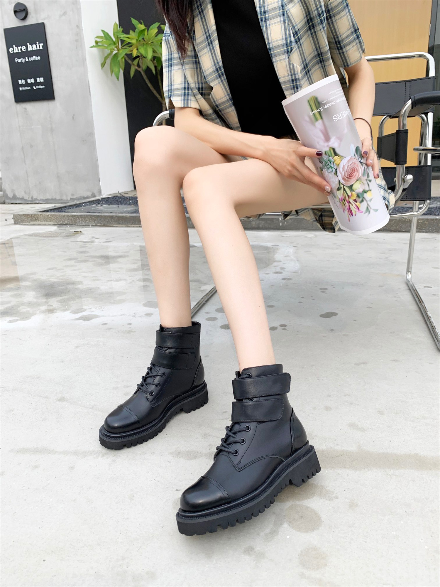 Martin boots women's British style spring and autumn single boots black thick sole comfortable
Martin boots women's British style spring and autumn single boots black thick sole comfortable