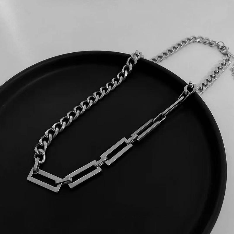 Chains Titanium Steel Cuban Clavicle Chain Fashion Hip-Hop Asymmetric Splice Jewelry Vintage Design Necklaces Women Chunky ChokersChains
Chains Titanium Steel Cuban Clavicle Chain Fashion Hip-Hop Asymmetric Splice Jewelry Vintage Design Necklaces Women Chunky ChokersChains