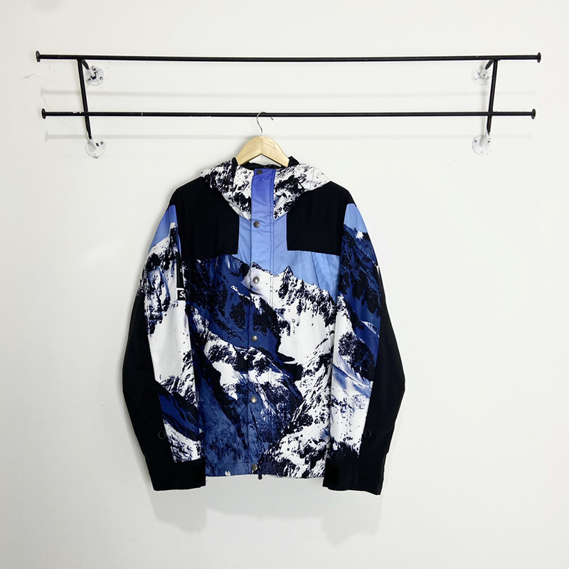 Luxury Brand Sup Techwear Coat Streetwear Jacket Face Men' Outerwear Coats Zipper Stand Collar Women' Trend Coat
Luxury Brand Sup Techwear Coat Streetwear Jacket Face Men' Outerwear Coats Zipper Stand Collar Women' Trend Coat