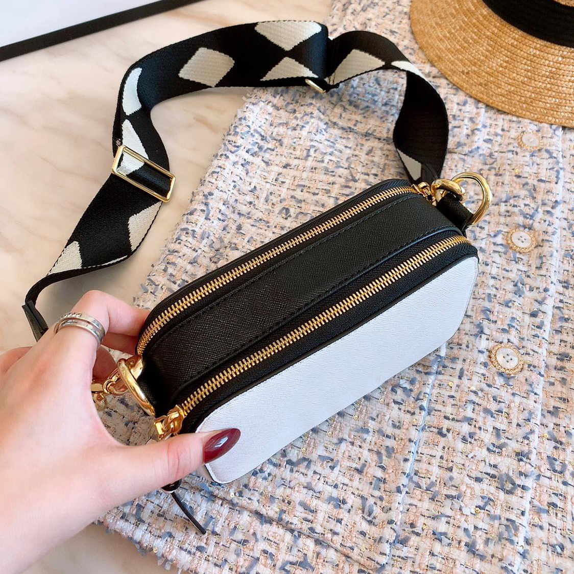 Fashion womens camera bag snapshot double zipper classic high quality crossbody shoulder bag featuring most coveted desigbers bags, White
Fashion womens camera bag snapshot double zipper classic high quality crossbody shoulder bag featuring most coveted desigbers bags, White